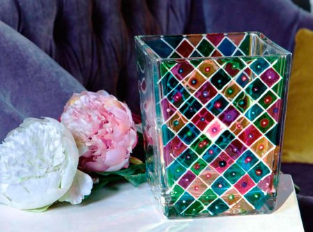 Как украсить надоевшую стеклянную вазу?