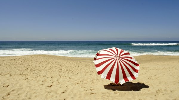Как сделать пляжный зонтик своими руками