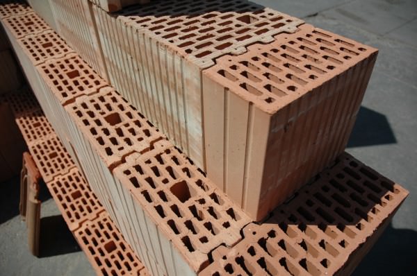 Крупноформатные керамические блоки. Преимущества