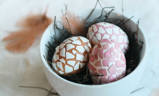 Декорируем яйца на Пасху