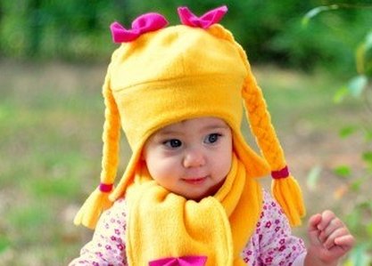 Забавная шапочка с косичками для малышей