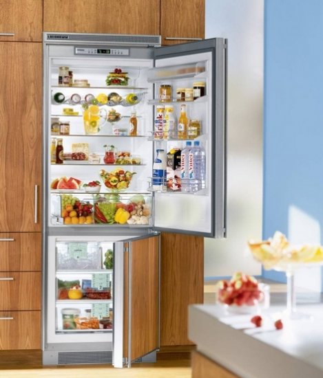 Как встроить холодильник в шкаф?