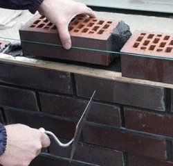 Как класть кирпич своими руками? Как класть кирпич своими руками?
