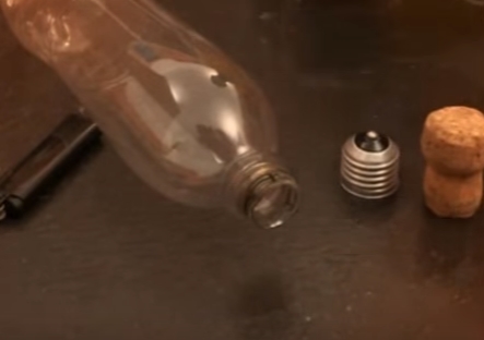 Как выкрутить цоколь лампочки из патрона