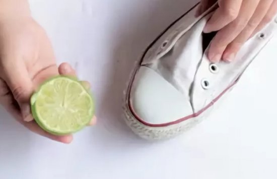 Как очистить белую обувь